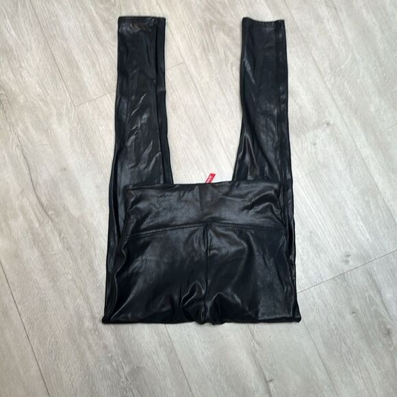 Spanx  faux leather high rise leggings in black glossy size M - Picture 7 of 9